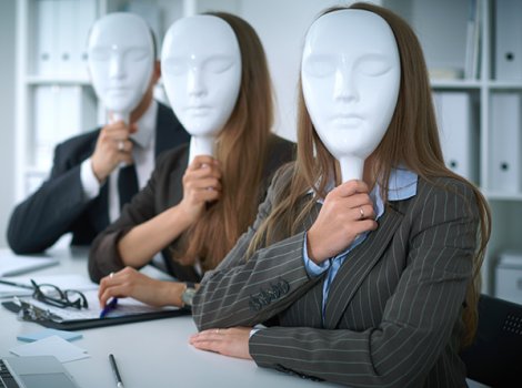 Kurumsal Maskenin Altı: Kıskançlık, Suçluluk ve Sessiz Utançlar...